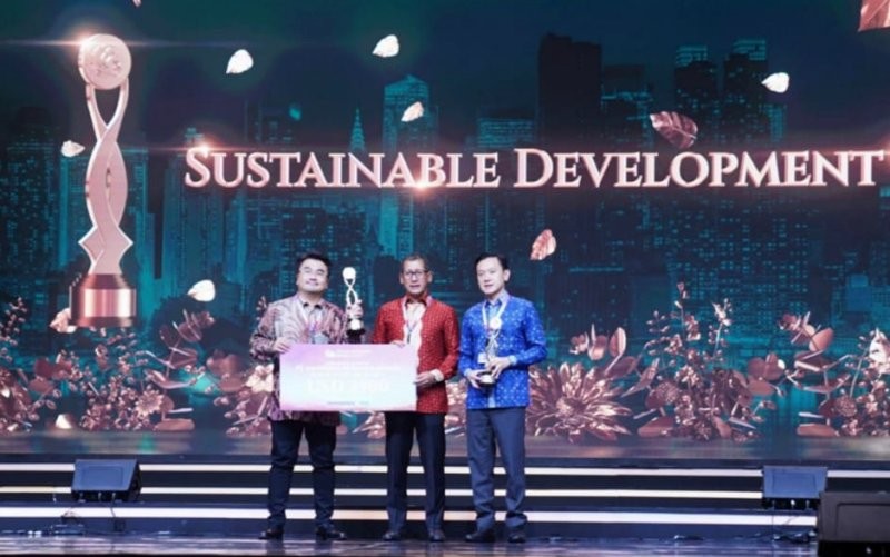 Amandina meraih penghargaan ASEAN Business Awards 2023 karena konsisten mendaur ulang 30ribu ton limbah plastik