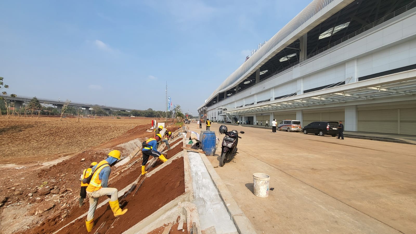 Timbul Percikan Api di Stasiun KA Cepat Halim, KCIC: Seluruh Area Stasiun Normal. (Foto: MNC Media)