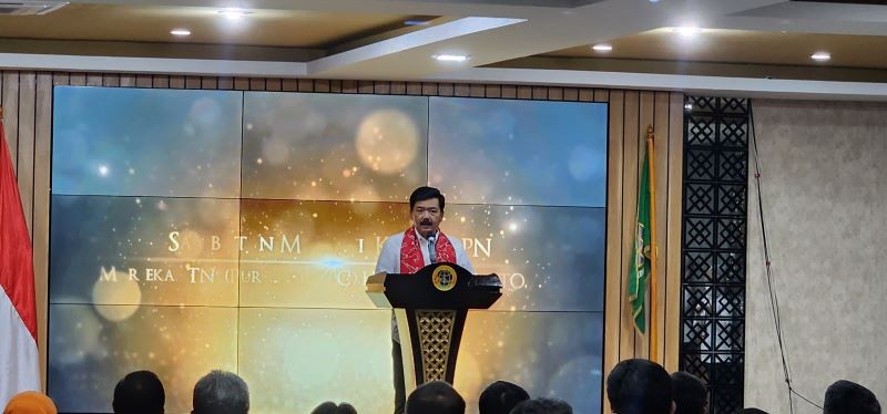 Menteri ATR/BPN Resmikan Loket Pelayanan dan Serahkan Sertifikat Tanah Wakah di Bekasi. (Foto: Dok. Kementerian ATR/BPN)