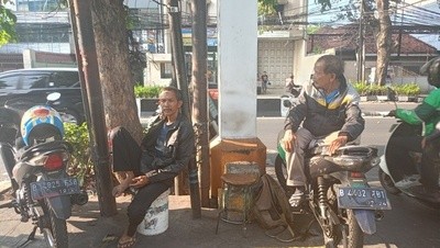Ojek Pengkolan sampai Supir Bajaj Kena Imbas Sepinya Pasar Tanah Abang. (Foto: Giffar Rivana)