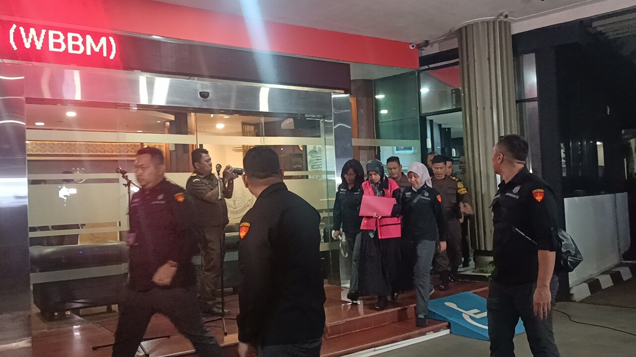 Kejagung Tetapkan Direktur Bukaka Teknik Utama Terkait Korupsi Tol MBZ. (Foto: Bachtiar/MNC Media)