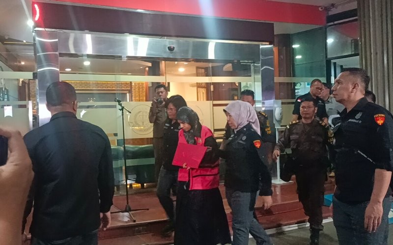 Direktur Operasional II PT Bukaka Teknik Utama, Sofiah Balfas jadi tersangka kasus korupsi proyek pembangunan Tol Layang Jakarta - Cikampek atau Tol MBZ.