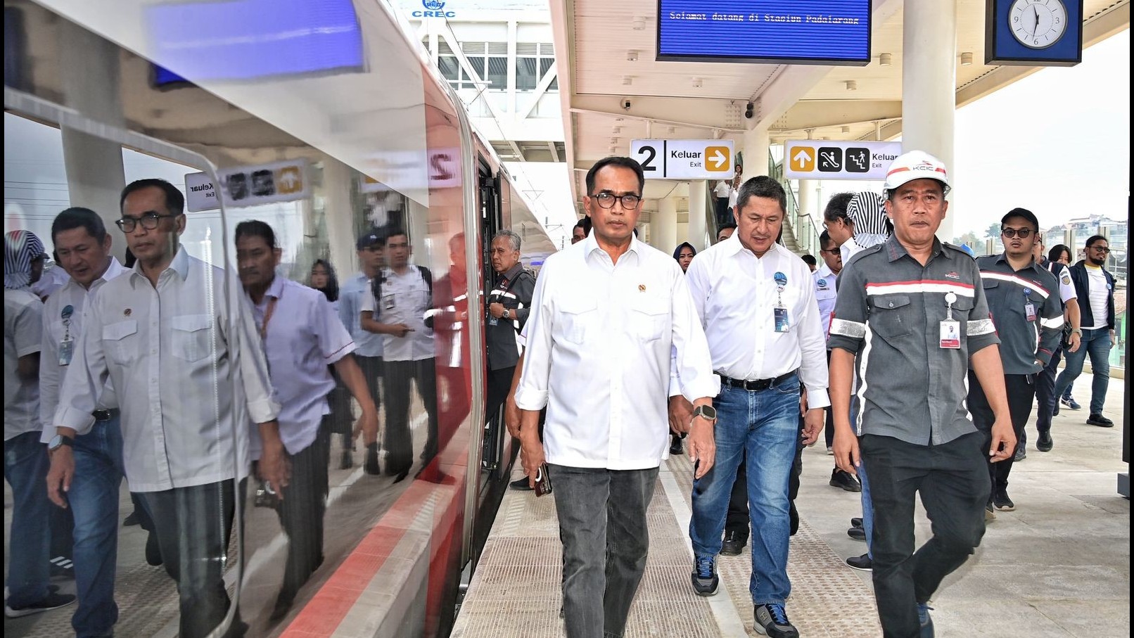 Uji Coba Kereta Cepat Bareng Masyarakat, Menhub: Antusiasmenya Luar Biasa. (Foto MNC Media)