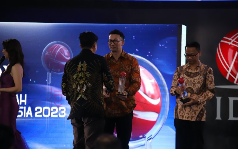 PT FKS Food Sejahtera Tbk meraih penghargaan di acara IDX Channel Anugerah Inovasi Indonesia 2023.