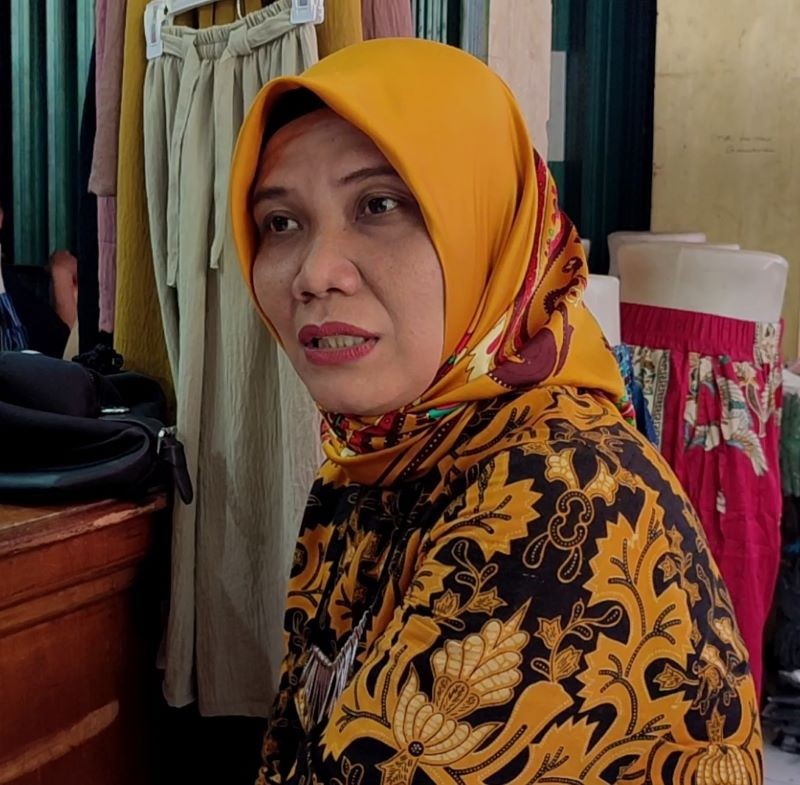 Pedagang Pasar Cipulir Heran Harga Barang di TikTok Sangat Murah. (Foto: Heri/MNC Media)