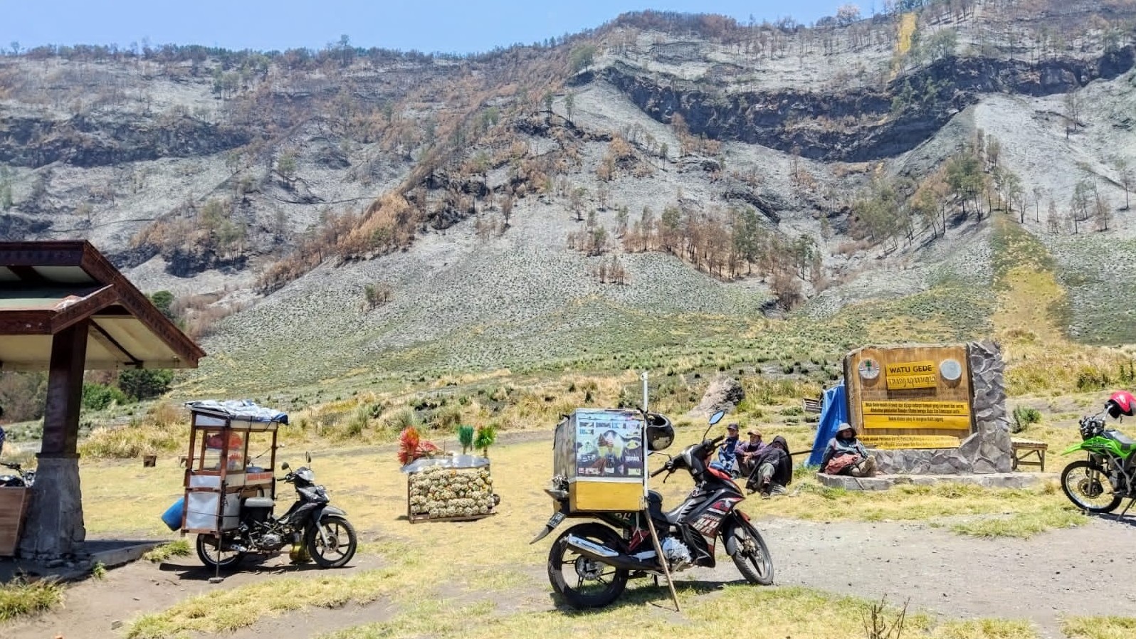 Wisata Gunung Bromo Masih Sepi, Seharian Pedagang Cuma Dapat Rp50 Ribu. (Foto Avirista M/MPI)