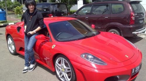 5 Artis Indonesia yang Punya Ferrari, Supercar Mewah Berharga Miliaran. (Foto: MNC Media)   