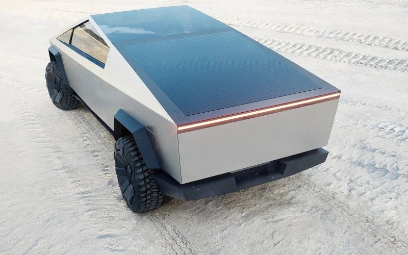 Pikap listrik Tesla Cybertruck akan dilelang. Padahal mobil itu belum dibuat dan dijual. (Tesla)