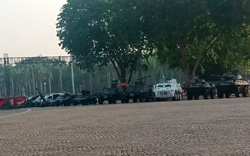 Sederet alat utama sistem persenjataan (alutsista) dipamerkan dan diarak konvoi dalam HUT ke-78 TNI.