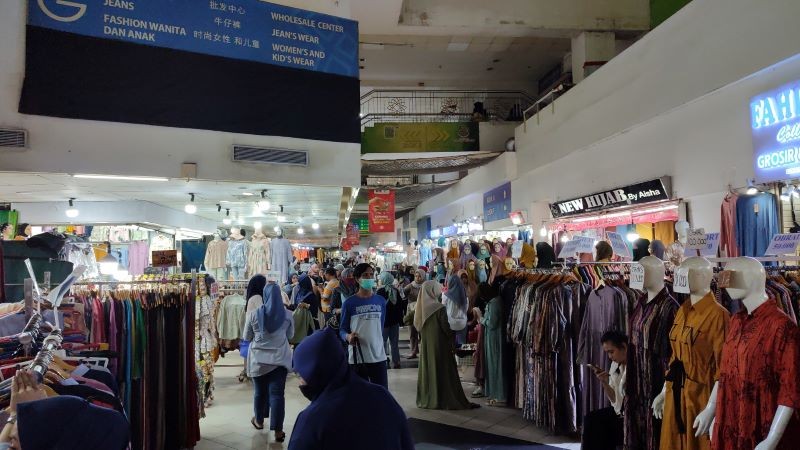 Pasar Tanah Abang Mulai Ramai Pengunjung usai TikTok Shop Ditutup. (Foto: Heri/MNC Media)
