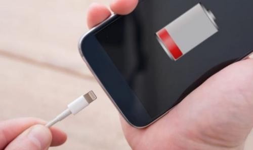 Amankah Cas iPhone Semalaman? Simak Ulasannya. (Foto: MNC Media)