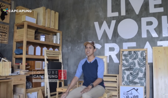 4 Wirausahawan Sukses di Bidang Kerajinan: Hasilkan Cuan Fantastis dari Karya Seni. (Foto: YouTube/CapCapung)