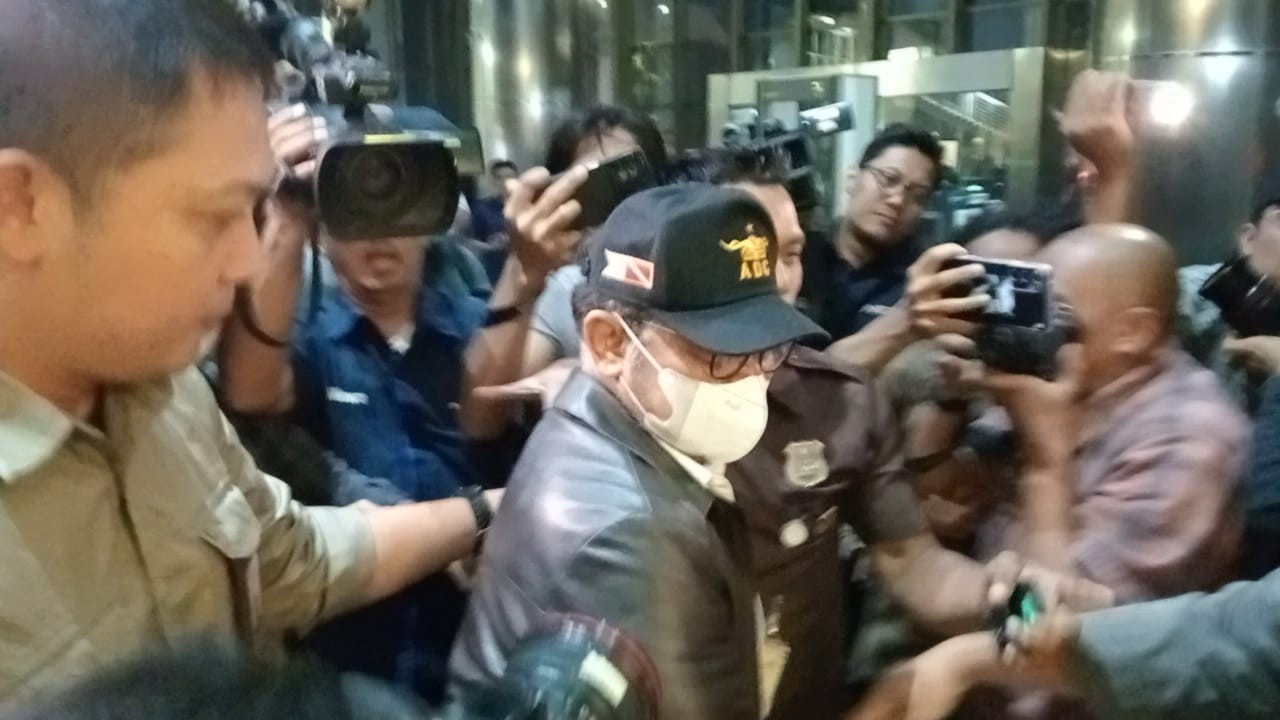 KPK Jemput Paksa Syahrul Yasin Limpo, Langsung Diperiksa sebagai Tersangka. (Foto: Nur Khabibi/MNC Media)