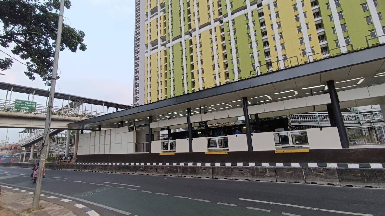 Revitalisasi Tuntas, Penumpang Kini Bisa Naik Transjakarta Dari Halte ...