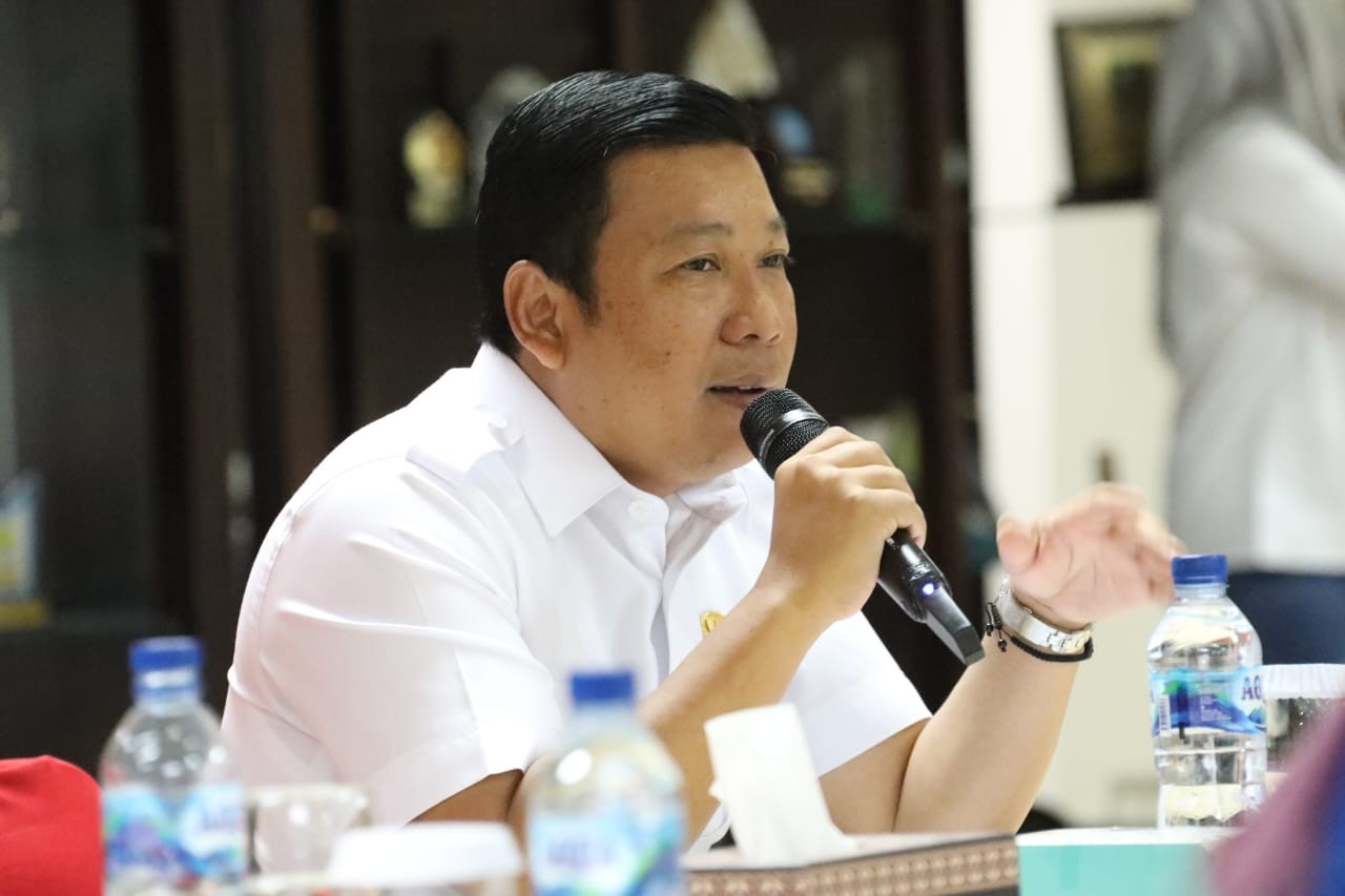 Plt Mentan: 140 Importir Kantongi Izin Impor Bawang Putih, Minta Ombudsman Awasi. (Foto: Dok. Mentan)
