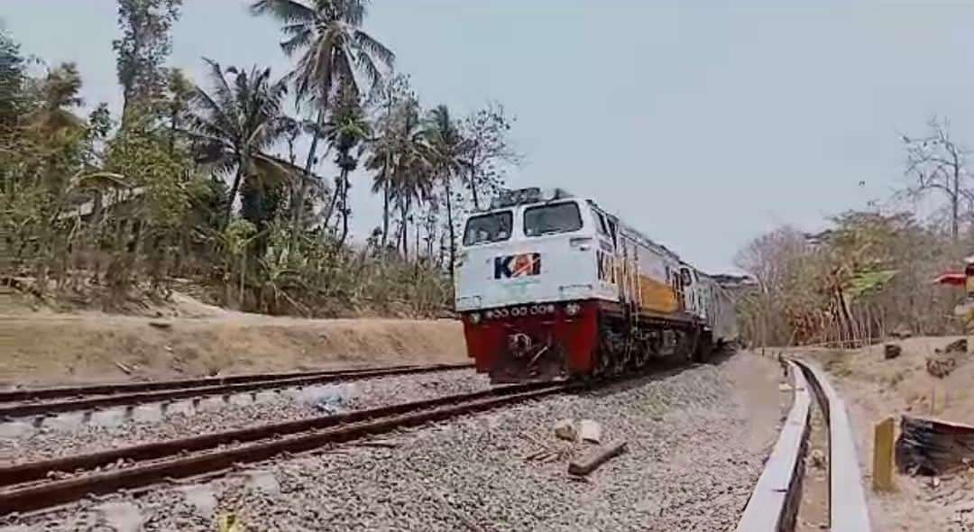 Pasca Kecelakaan, Jalur Sentolo-Wates Sudah Dapat Dilalui KAI dengan Kecepatan Terbatas (FOTO:Dok Ist)
