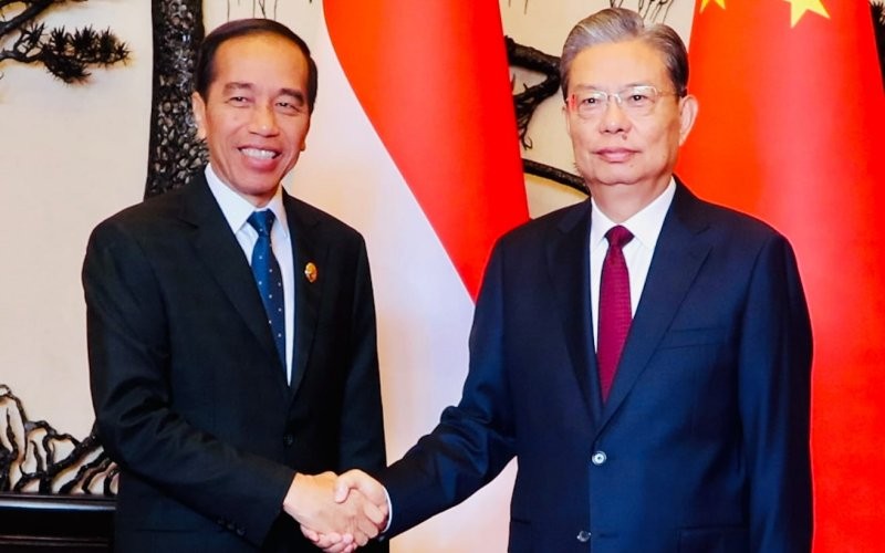 Presiden Jokowi bertemu dengan Ketua Kongres Rakyat Nasional Republik Rakyat China (RRC) Zhao Leji. (Setkab)