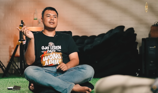 Kisah Sukses Pengusaha Muda: Bisnis Susu Racik, Jualan di Gerobak hingga Buka 19 Gerai Cabang. (Foto: YouTube/Pecah Telur)