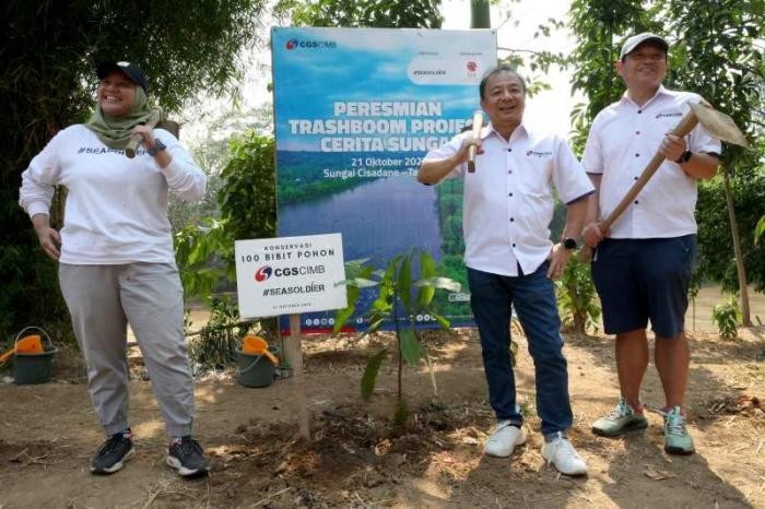 CGS-CIMB Sekuritas Gelar River Trashboom Project. (Foto: Arif Julianto/ IDX Channel)