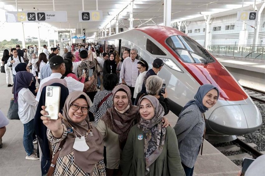 Penumpang Kereta Cepat Whoosh Membludak, Ini Stasiun dengan Okupansi Tertinggi (foto: MNC Media)