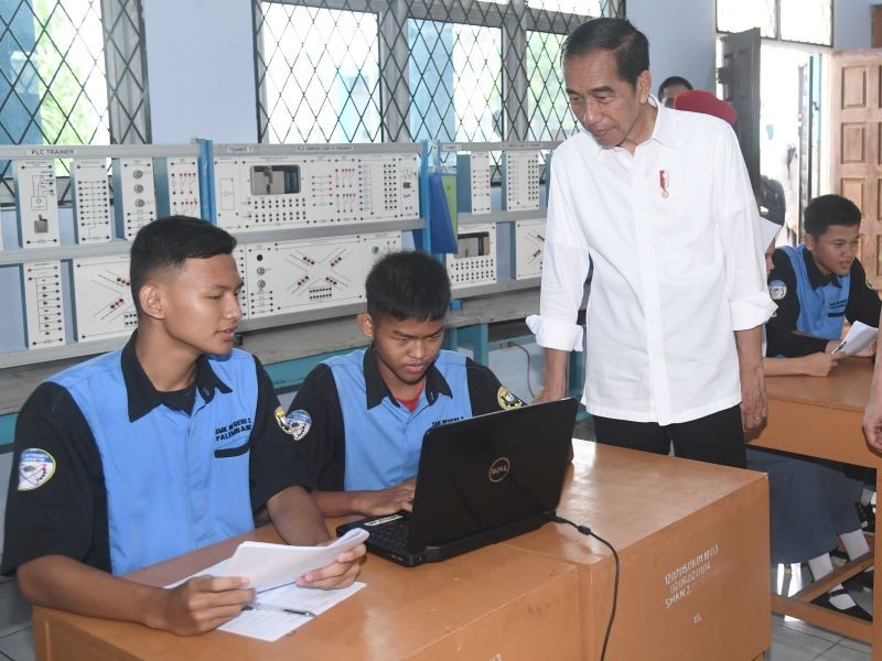 Jokowi Dorong Sekolah Kejuruan Bangun Kerja Sama dengan Industri. (Foto: Dok. Biro Pers Setpres)