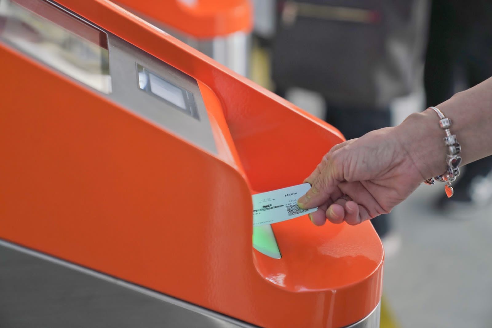 KCIC Ingatkan Penggunaan QR Code Tiket Kereta Cepat Whoosh (FOTO:Dok Ist)