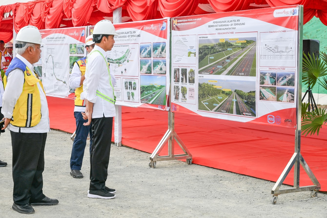 Presiden Jokowi mengapresiasi kinerja Kementerian Pekerjaan Umum dan Perumahan Rakyat (PUPR)