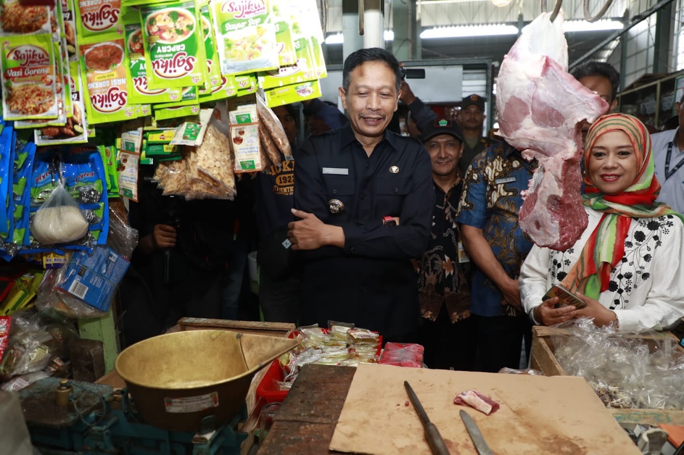 Harga Gula Naik Tak Terkendali, Pj Wali Kota Malang Dorong Operasi Pasar. (Foto: Avirista/MNC Media)