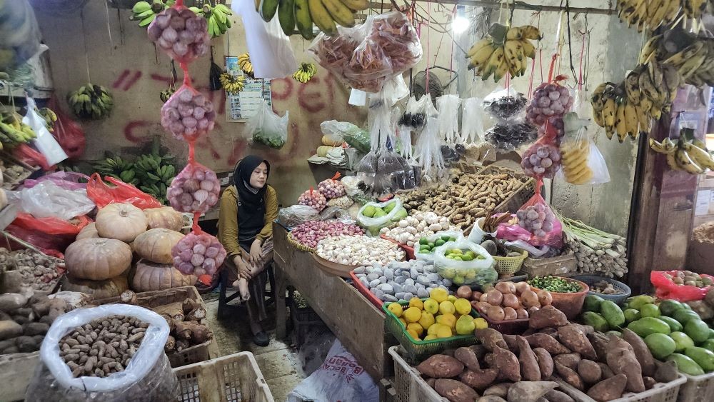 Harga-harga Naik, Pedagang Pasar Pondok Gede Minta Pemerintah Turun Tangan. Foto: MNC Media.