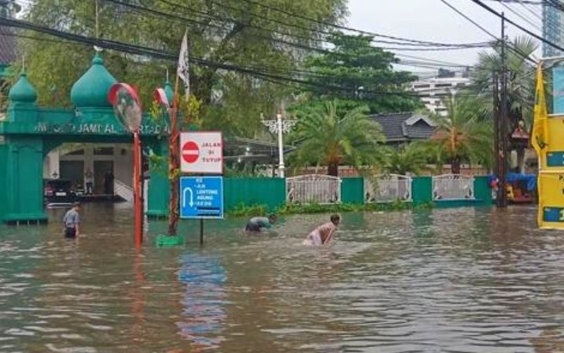 BMKG Waspadai Banjir Jakarta 2020 Berpotensi Terulang di Akhir 2024, Ini Penyebabnya. (Foto MNC Media)