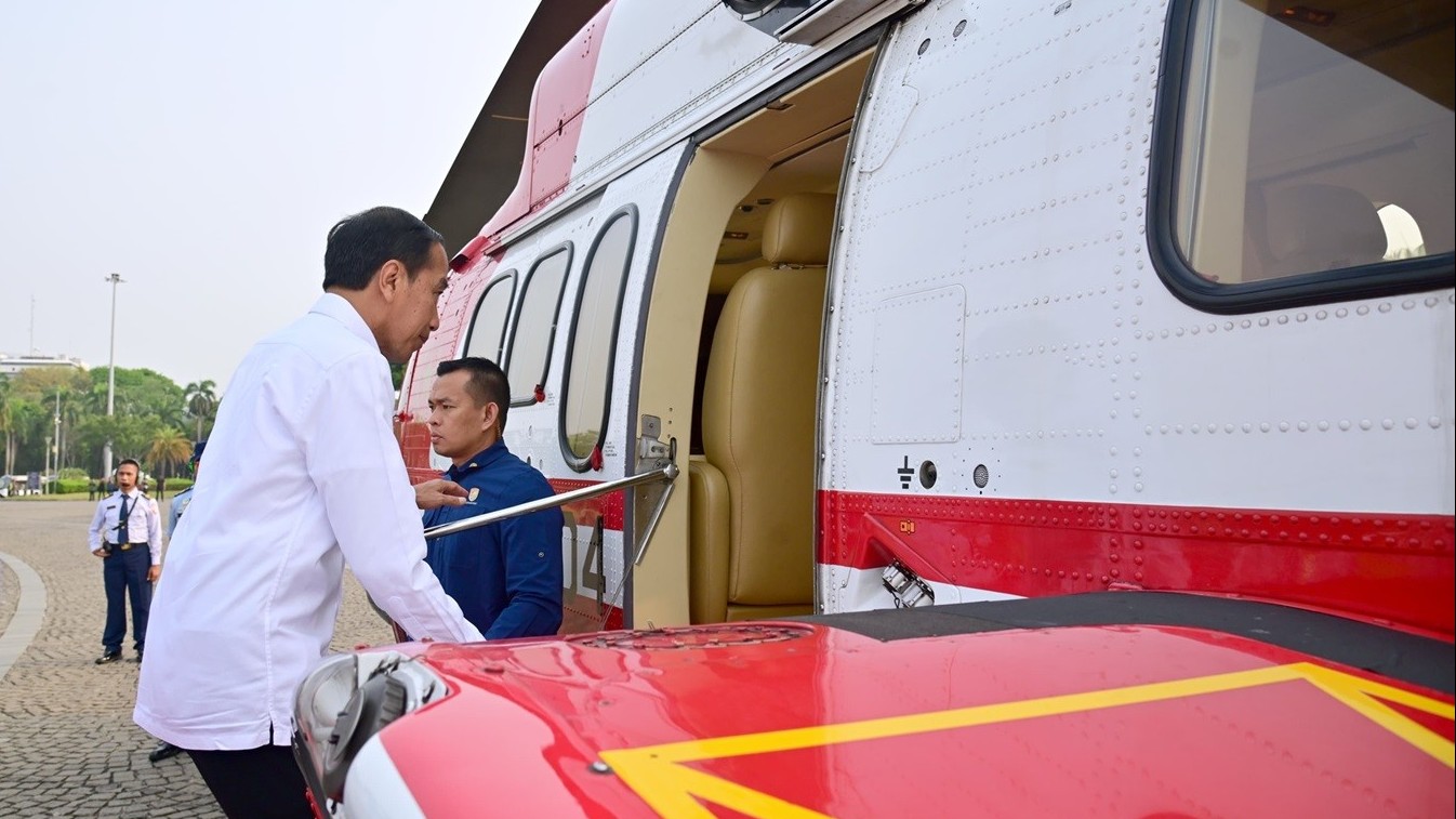 Bertolak ke Purwakarta, Jokowi akan Resmikan PLTS Terapung Cirata. (Foto Setpres)