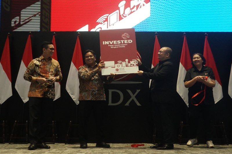 IDX Channel Dukung Peningkatan Literasi Lewat Ebook INVESTED Pasar Modal dalam Bingkai Media. (Foto: MNC Media)