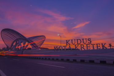 4 Alasan Kudus Disebut Kota Kretek, Sejarah Kelahiran Rokok Khas Indonesia. (Foto: Freepik)