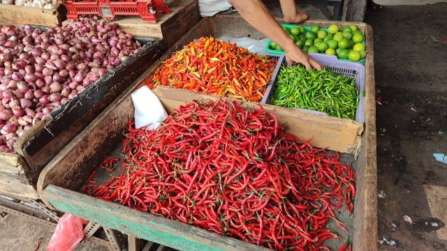 Pedagang Cemas Harga Cabai Rawit Bisa Tembus Rp150 Ribu (Foto: MNC Media)