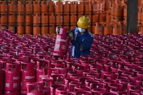 Inilah Harga Isi Ulang Gas 12 Kg di Indomaret. (FOTO : MNC MEDIA)