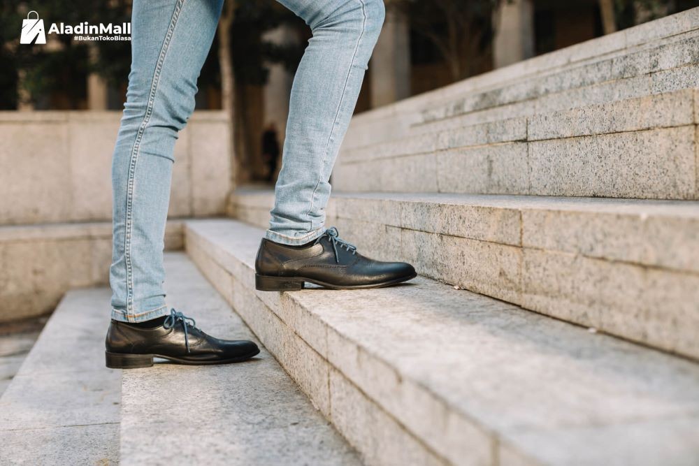 Tips Memilih Sepatu Pantofel Pria Sebelum Beli Biar Nggak Nyesel. Foto: MNC Media.