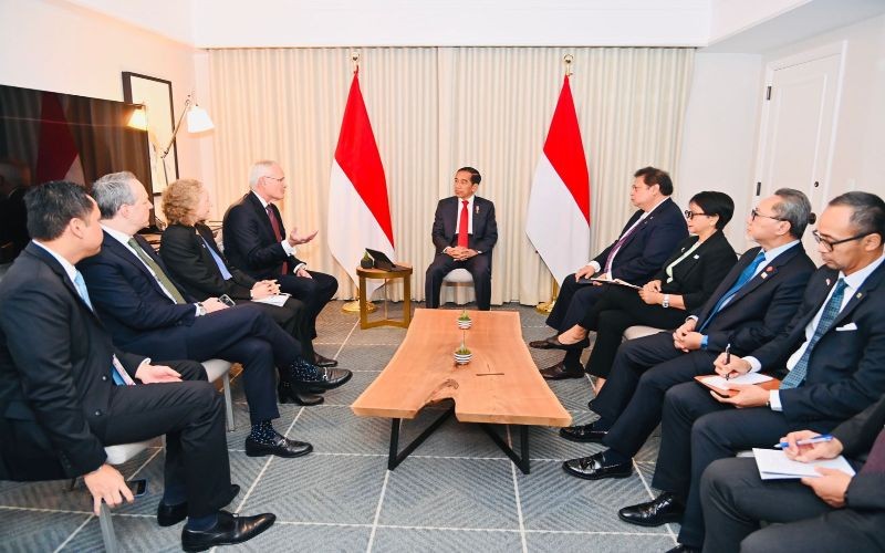 Jokowi Bertemu Bos ExxonMobil Bahas Investasi Energi USD15 Miliar hingga IKN. Foto: BPMI Setpres