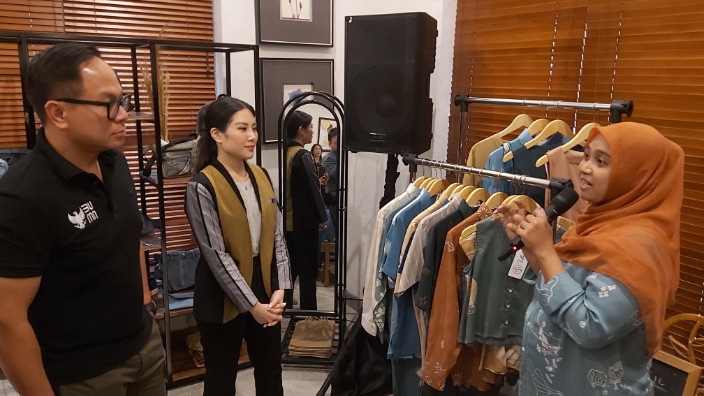 Wamenparekraf Angela Tanoesoedibjo Dorong Pelaku Ekraf Ikuti Tren Pasar. (Foto: Lukman Hakim/MNC Media)