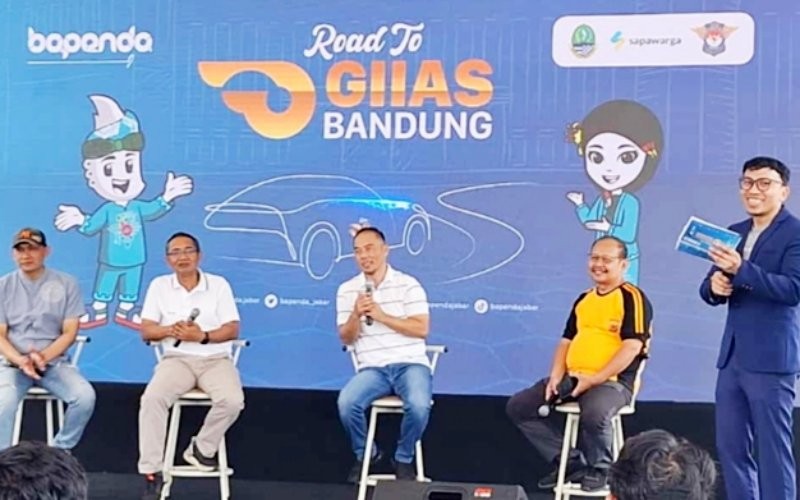 Acara road to GIIAS digelar di pelataran Bapenda Jabar, Jalan Soekarno Hatta, Kota Bandung, Jumat (17/11/2023).  (Foto: Arif Budianto/MPI)