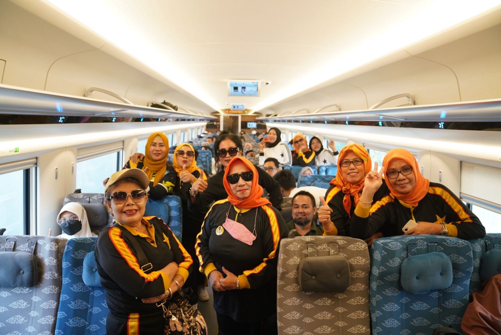 Permudah Layanan, Tiket Whoosh Kini Bisa Dipesan Via WhatsApp (foto: MNC Media)