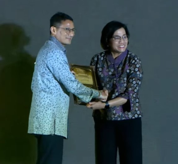 Sri Mulyani Beri Penghargaan Kelola Aset ke Sandiaga Uno hingga Firli Bahuri. (Foto: Michelle/MNC Media)
