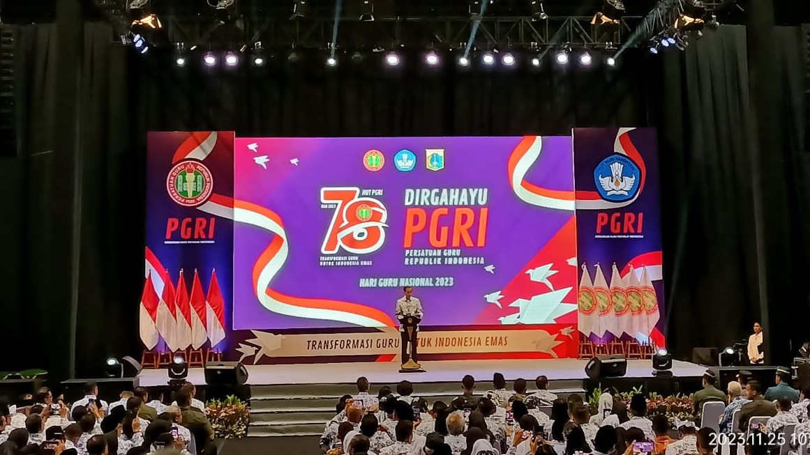 Jokowi: Tingkat Stres Guru Lebih Tinggi daripada Pekerjaan Lain. (Foto Carlos Roy/MPI)
