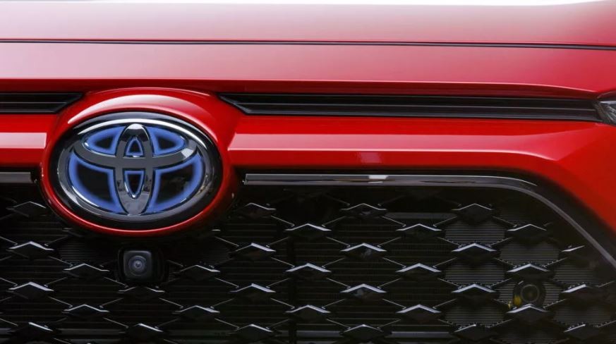 Logo Mobil Hybrid Milik Toyota Ganti Warna, Ini Penampakannya (Foto: dok Toyota)