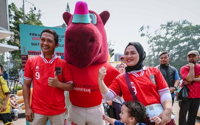 Penyelenggaraan Piala Dunia U-17 di Surabaya membawa berkah bagi pelaku Usaha Mikro, Kecil, dan Menengah (UMKM). (Avirista M/MPI)