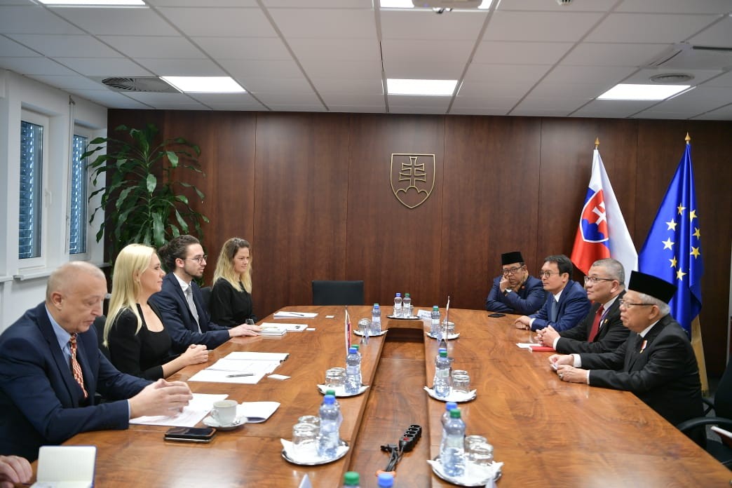 Temui Wakil PM Slovakia, Wapres Minta Perkuat Potensi Kerja Sama Ekonomi. (Foto Setwapres)