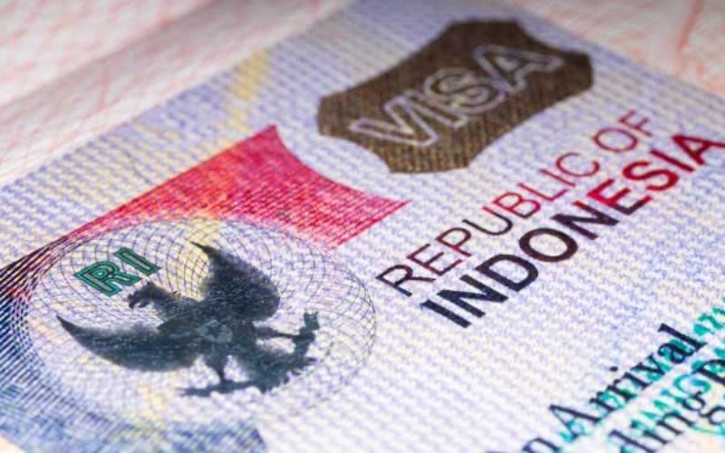 Direktorat Jenderal Imigrasi Kementerian Hukum dan HAM membuat kebijakan visa multiple entry.