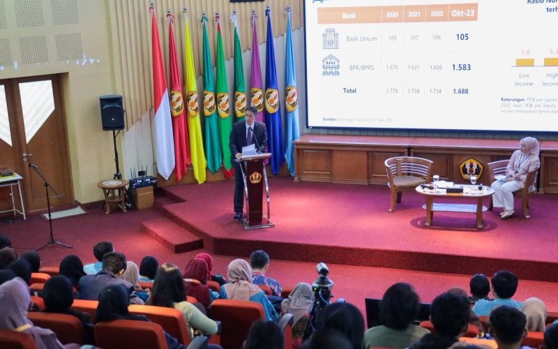 Ketua Dewan Komisioner LPS Purbaya Yudhi Sadewa saat memberikan kuliah umum di  Kampus Universitas Padjajaran (Unpad), Jatinangor (LPS)