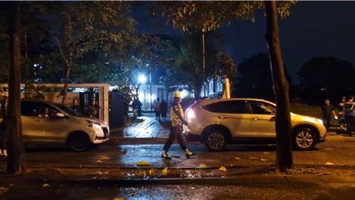 Pelayat Mulai Datang, Begini Suasana Rumah Duka Eks Kepala BNPB Doni Monardo. (Foto: Rifqi Herjoko/MNC Media)