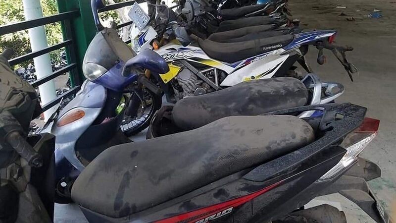 100 Motor Terbengkalai di Bandara I Gusti Ngurah Rai, Biaya Parkirnya Tembus Puluhan Juta. (Foto: Media Sosial)