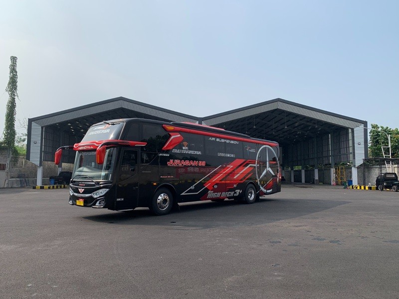 Crazy Rich Malang Ini Borong 30 Sasis Bus Mercedes Benz, Habis Duit Berapa? (Foto Ist)